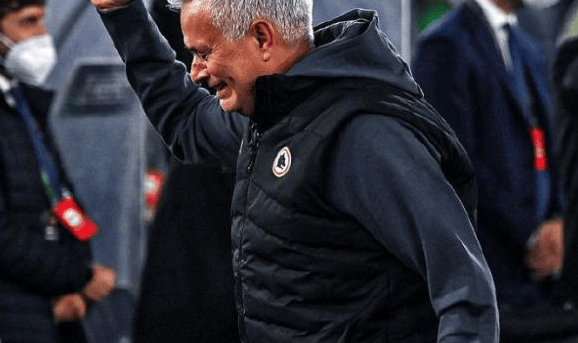 再见穆里尼奥！葡超指教都玩不明白，双线崩盘，更衣室内讧了