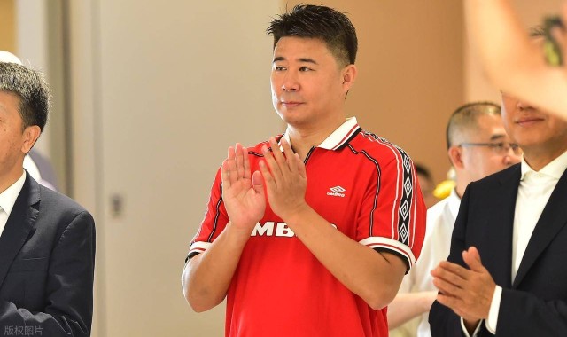 全队遭批，唯他获赞！董方卓唯一认可的U23铁腰，要登陆英超了