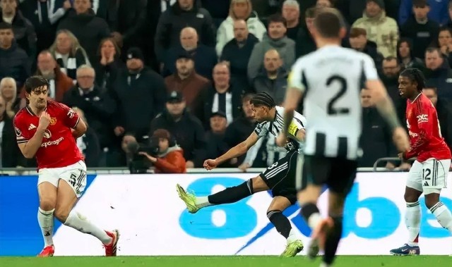 遗憾！曼联后防大腿再伤推迟复出，英超“争三之战”红魔防线告急