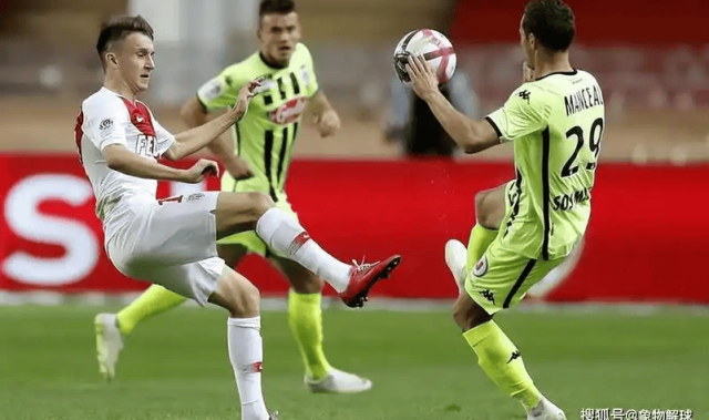 法甲焦点｜里尔VS洛里昂：冲欧劲旅死磕中游稳旅，7-1恩怨+伤病博弈，客场龙能否逆袭？