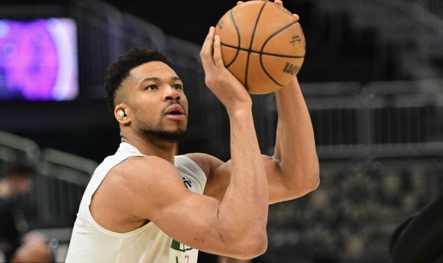 全网都在等字母哥交易？他与雄鹿的纽带只剩3条细线